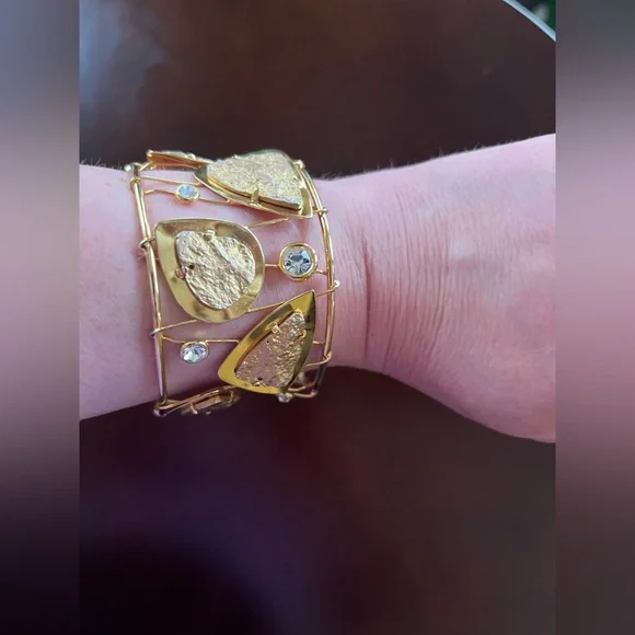 Bracelet Cuff Golden with Rhinestones One Size - Picture 12 of 12